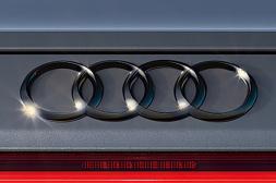 4リングブラックエンブレム(Audi e-tron GT / リヤ)