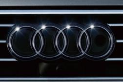 4リングブラックエンブレム(Audi A6 / フロント)