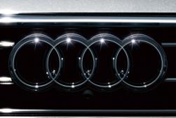 4リングブラックエンブレム(Audi A7 / フロント)