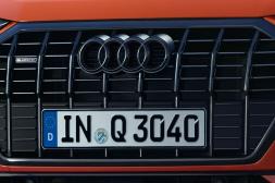 4リングブラックエンブレム(Audi Q3 / フロント)