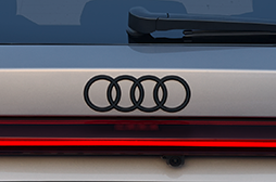 4リングダークエンブレム(Audi new A5 / リヤ)