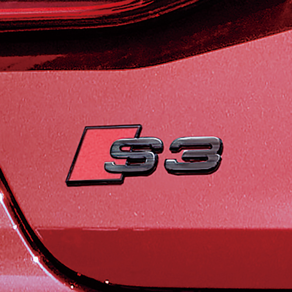 S3ブラックエンブレム(Audi S3 / リヤ)