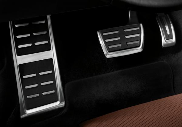 半額SALE／ ペダル 4PCSステンレス製の歓迎されたペダルのドアの敷居の傷口のアウディQ7 2016-2018用 4PCS Stainless  Built-in Welcome Pedal Door Sill Scuff Trim For Audi Q7 2016-2018