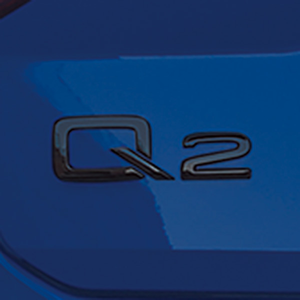 Q2ブラックエンブレム(Audi Q2)