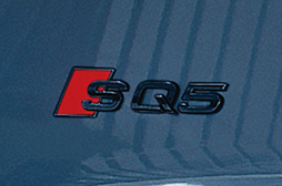 SQ5ブラックエンブレム(Audi SQ5 / Audi SQ5 Sportback / リヤ)