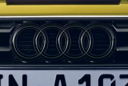 4リングブラックエンブレム(Audi A1 / フロント)