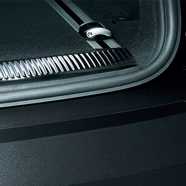 リヤバンパー保護フィルム (Audi Q5)
