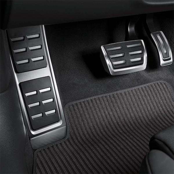 ステンレスペダル&フットレストカバー (Audi 新型Q5 / 右ハンドル車用)